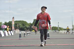 BIB: 0071
                            <button type="button" onclick="openModal(4943184)" class="btn btn-primary btn-sm float-right btn-popup" data-toggle="modal" data-target=".modal-high-quality">
                        <i class="fas fa-shopping-cart"></i> Add to Cart
                    </button>
                                            <button type="button" onclick="isThisMe(4943184, true)" class="btn btn-success btn-sm float-right btn-popup btn-isme hidden" data-toggle="tooltip" data-placement="bottom" title="นี่คือรูปของคุณใช่ไหม คลิกที่นี่เพื่อเอาเข้าอัลบั้ม">
                        <i class="fas fa-plus"></i> Add to album
                    </button>
                    <button type="button" onclick="isThisMe(4943184, false)" class="btn btn-warning btn-sm float-right btn-popup btn-isnotme hidden">
                        <i class="fas fa-ban"></i> Remove from album
                    </button>